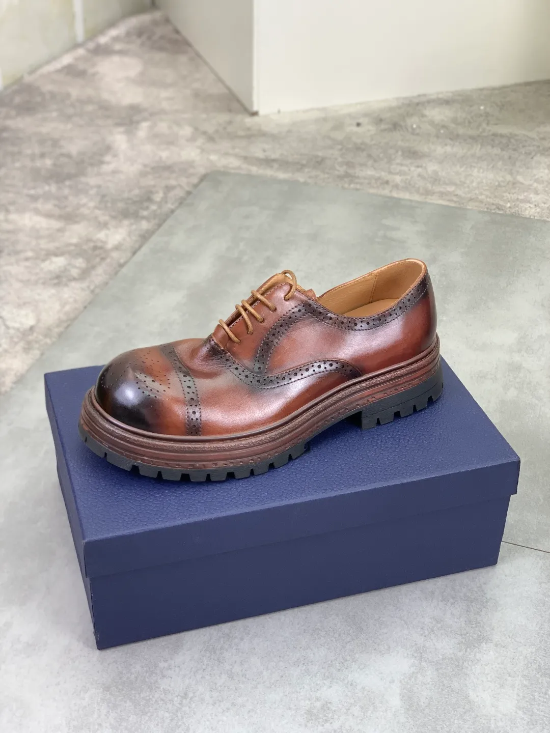 Men's shoes P520 💰【New style】Water-dyed cow lining Original order quality Dior —🆘.Dior Original order purchase, high-end leather shoes, fabric: Made of Italian imported color rubbed wrinkled cowhide➕Water-dyed cow lining/cowhide lining➕Specially available original combination outsole, fine workmanship, real shot🎬Size: 38-45 (with full set of packaging) Color: 3️⃣ colors available